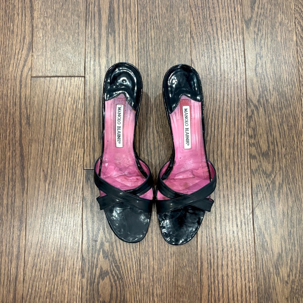 Authentic Manolo Blahnik kitten heels